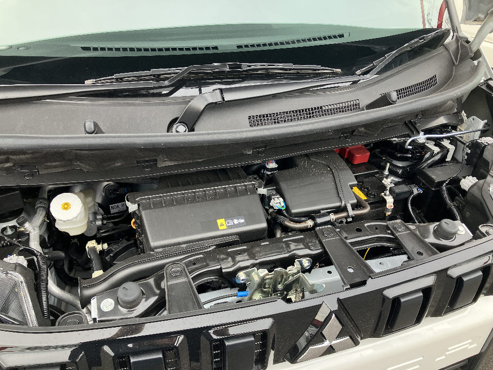 ミツビシ　デリカミニ　G13枚目