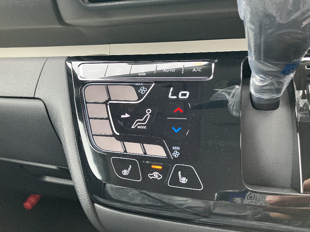 ミツビシ　デリカミニ　G16枚目