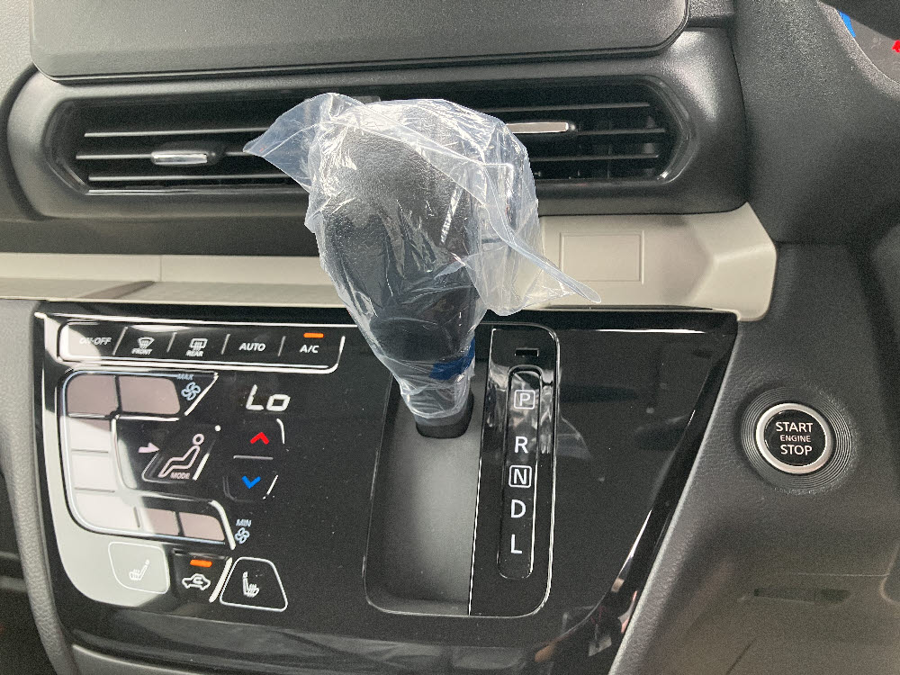 ミツビシ　デリカミニ　G17枚目