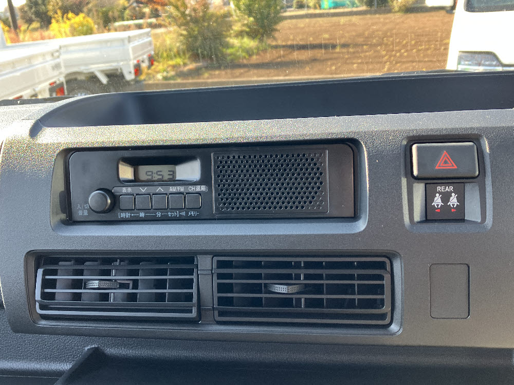 ダイハツ　ハイゼットカーゴ　デラックス　13枚目