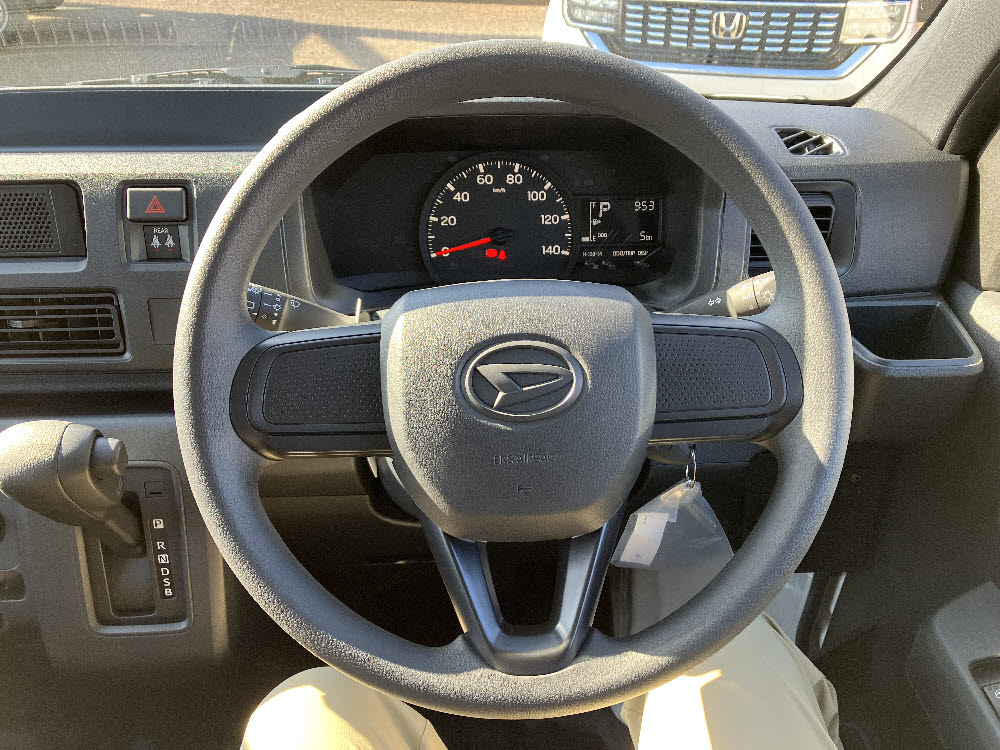 ダイハツ　ハイゼットカーゴ　デラックス　14枚目