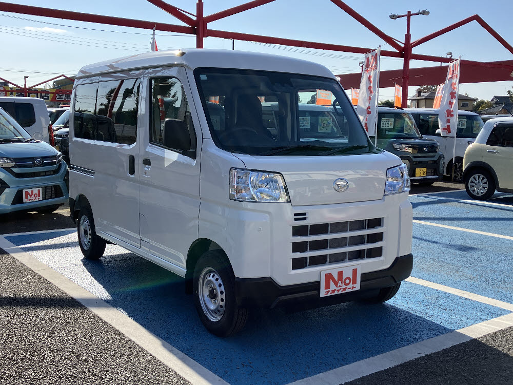 ダイハツ　ハイゼットカーゴ　デラックス　2枚目