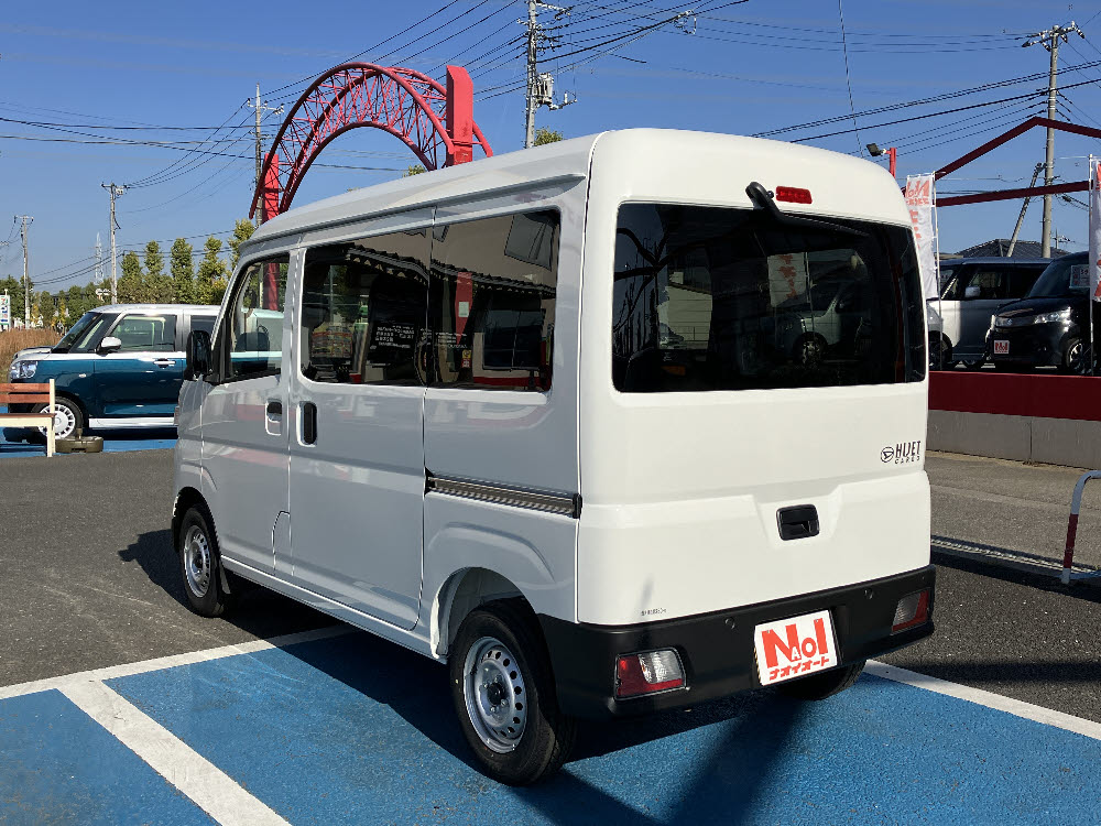 ダイハツ　ハイゼットカーゴ　デラックス　6枚目