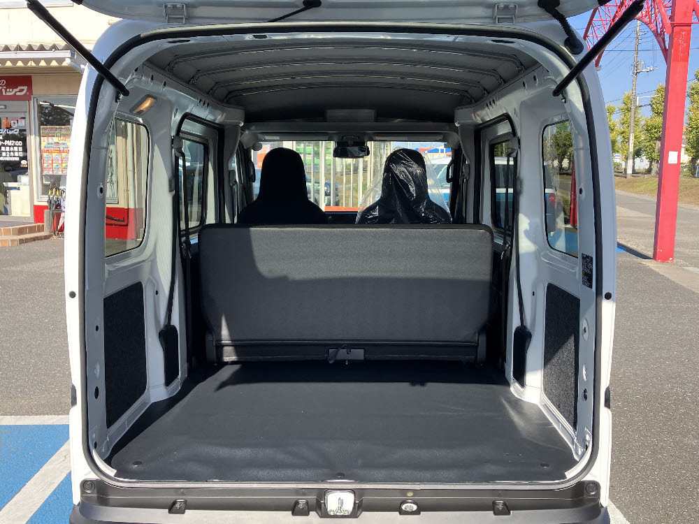 ダイハツ　ハイゼットカーゴ　デラックス　8枚目