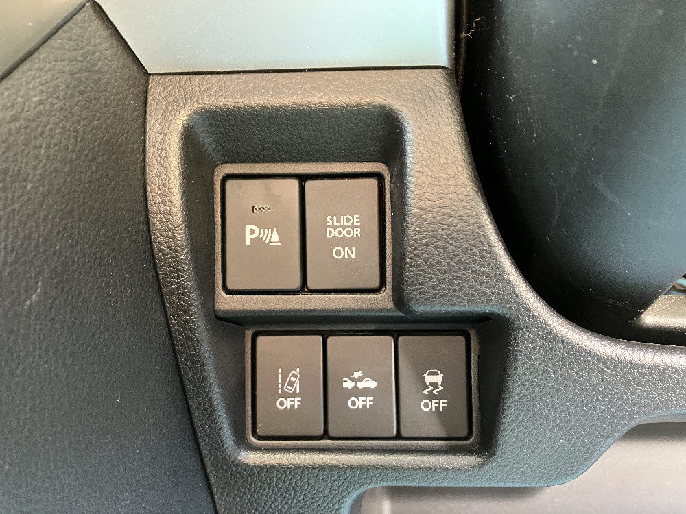 スズキ　スペーシア　HYBRID X15枚目