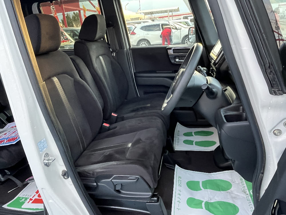 ホンダ　Ｎ ＢＯＸカスタム　GLホンダセンシング13枚目