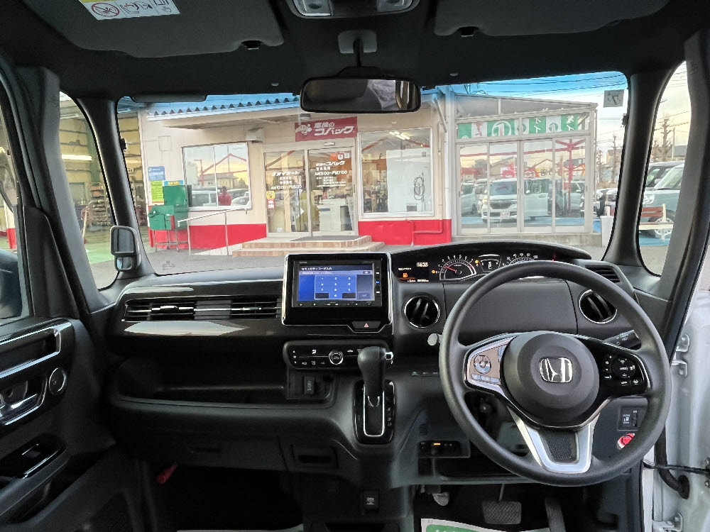 ホンダ　Ｎ ＢＯＸカスタム　GLホンダセンシング14枚目