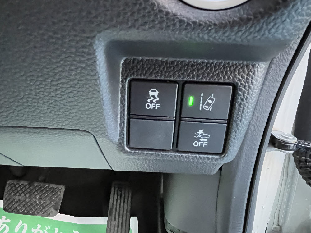 ホンダ　Ｎ ＢＯＸカスタム　GLホンダセンシング17枚目