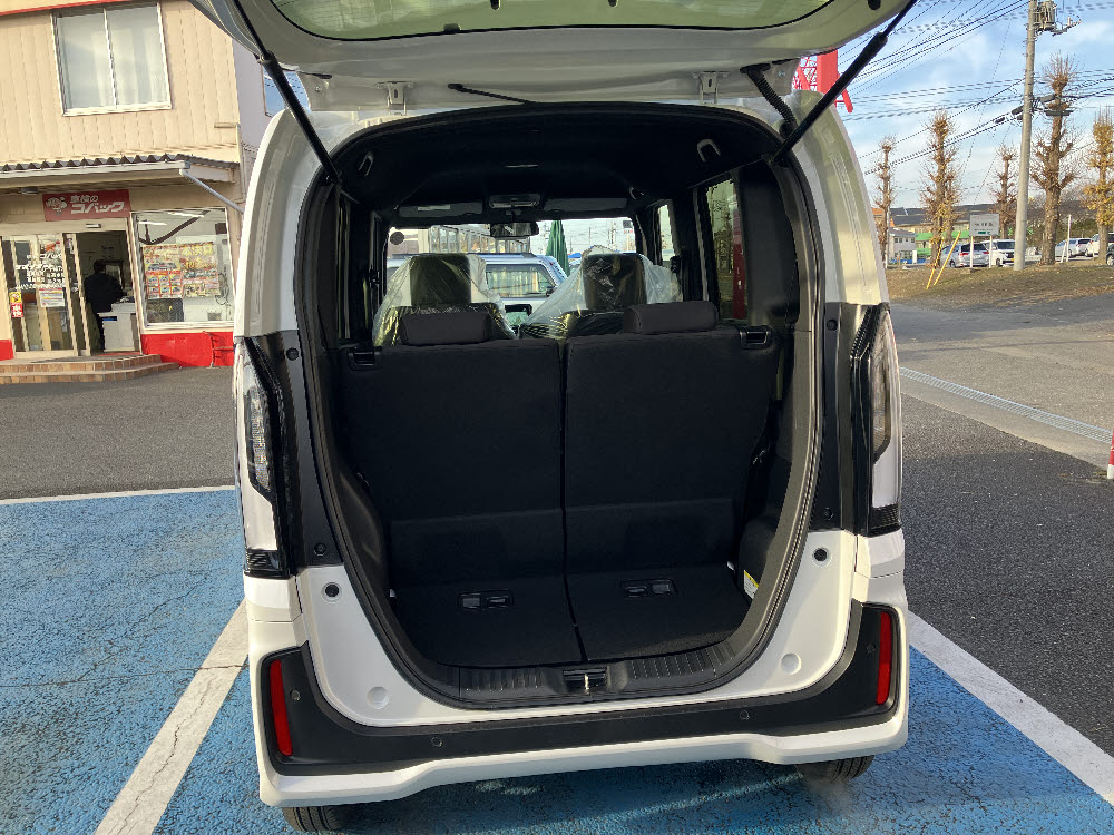 ホンダ　NBOXカスタム　8インチナビ（VXM-245ZFEi）9枚目