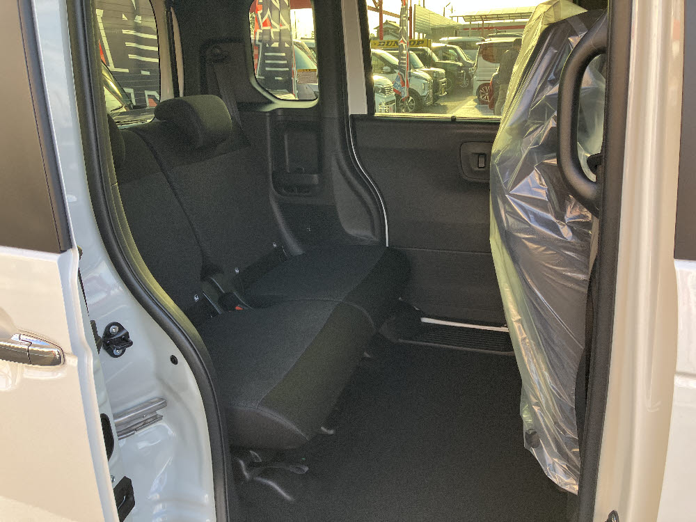 ホンダ　NBOXカスタム　8インチナビ（VXM-245ZFEi）10枚目