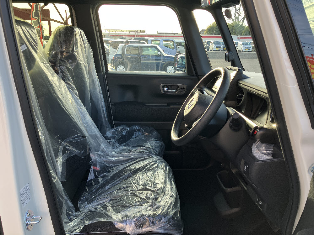 ホンダ　NBOXカスタム　8インチナビ（VXM-245ZFEi）11枚目