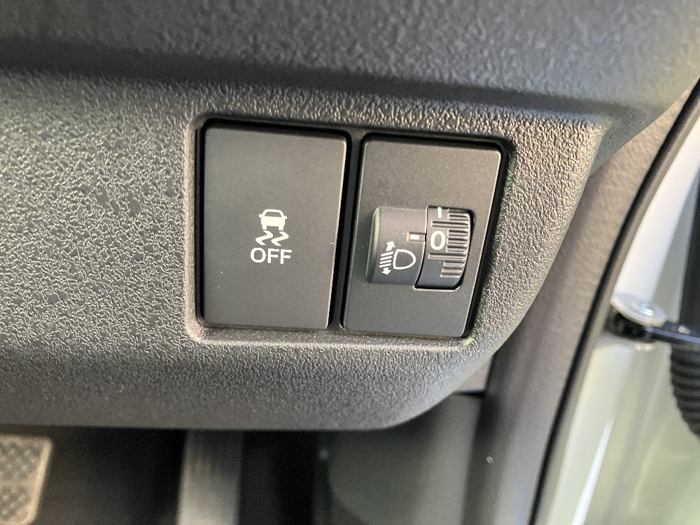 ホンダ　NBOXカスタム　8インチナビ（VXM-245ZFEi）13枚目