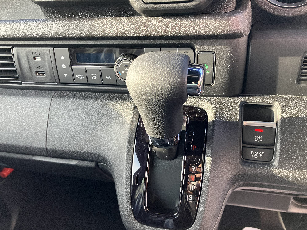 ホンダ　NBOXカスタム　8インチナビ（VXM-245ZFEi）19枚目