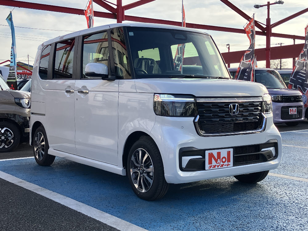 ホンダ　NBOXカスタム　8インチナビ（VXM-245ZFEi）2枚目