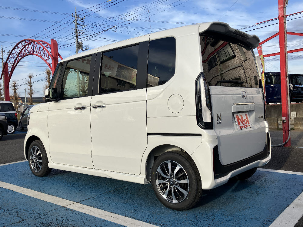 ホンダ　NBOXカスタム　8インチナビ（VXM-245ZFEi）6枚目