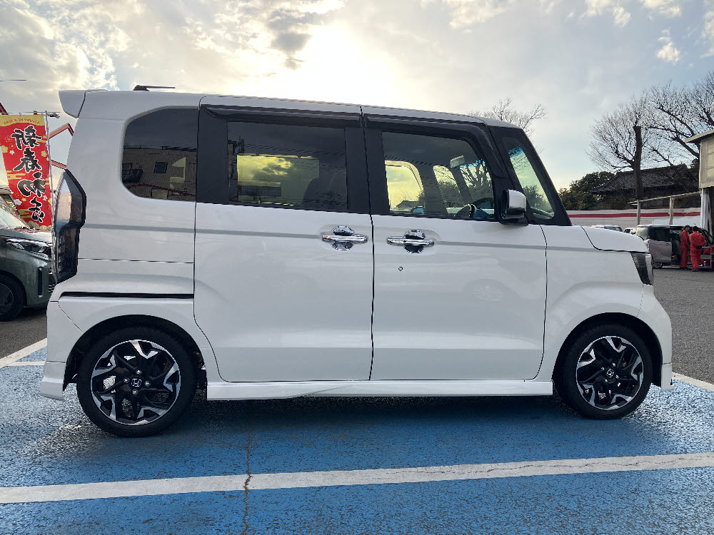 ホンダ　N　BOXカスタムG・Lターボホンダセンシング3枚目