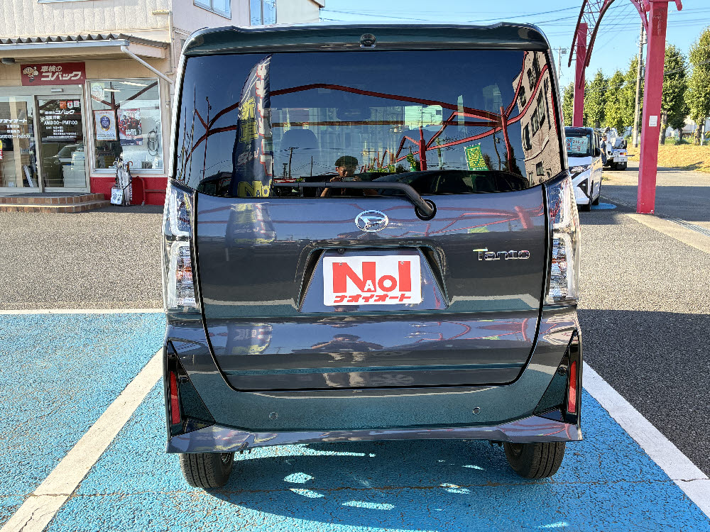 ダイハツ　タントカスタム　X　9インチDA5枚目