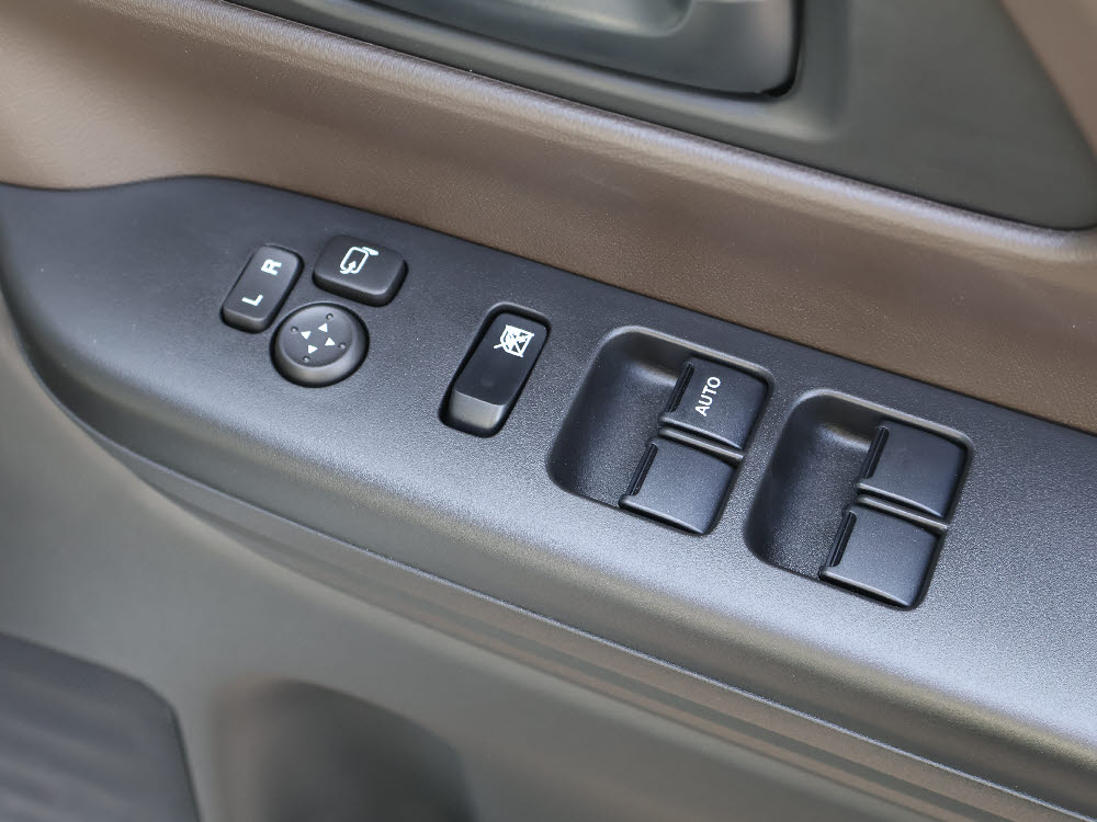 スズキ　スペーシアHYBRID　X　オーディオレス15枚目