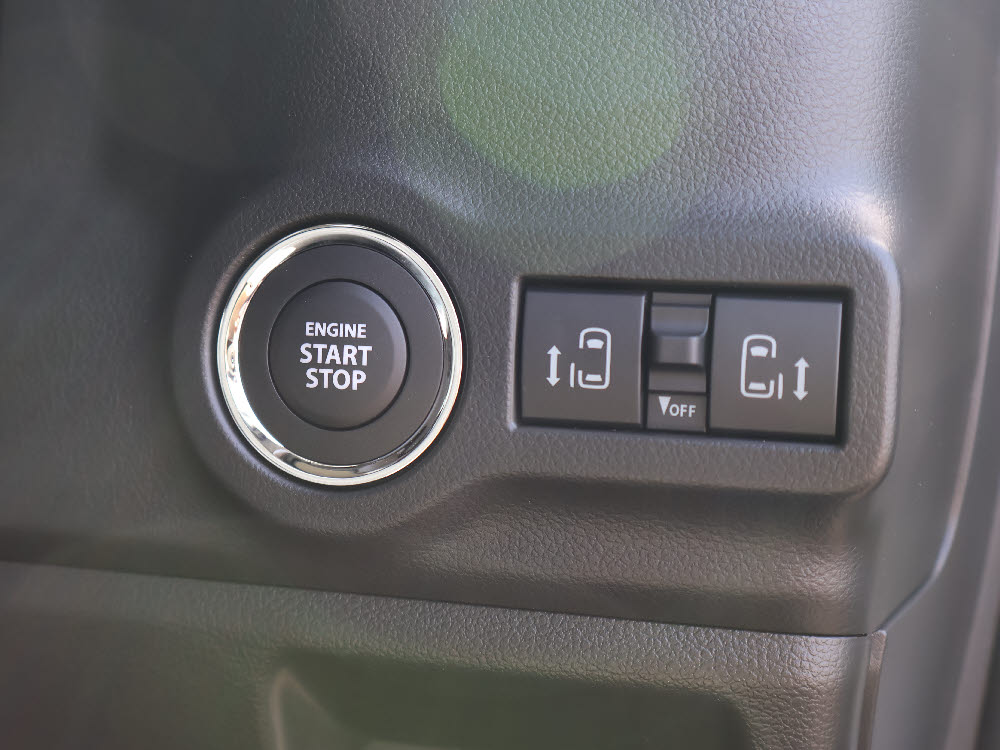 スズキ　スペーシアHYBRID　X　オーディオレス16枚目