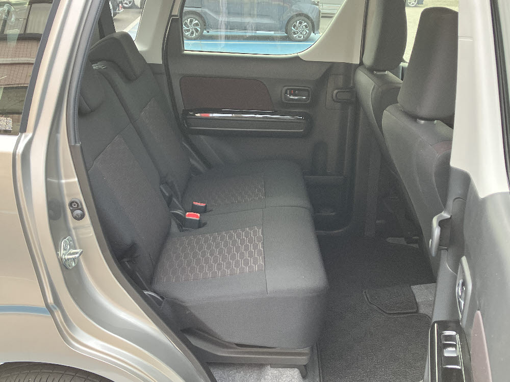 スズキ　ワゴンＲスティングレー　HYBRID　X10枚目
