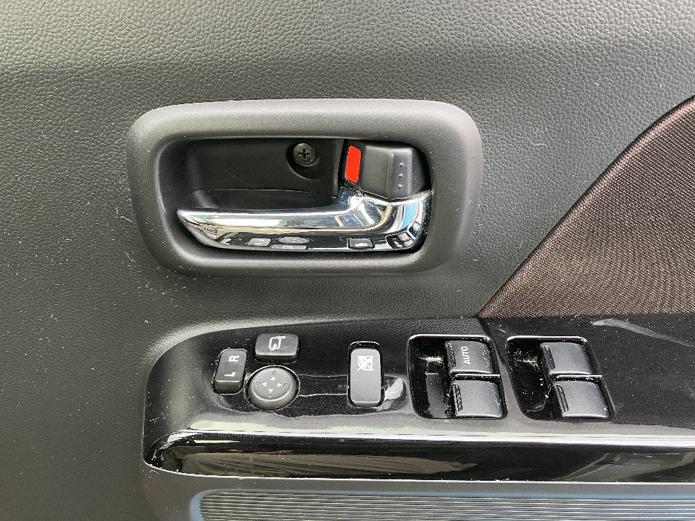 スズキ　ワゴンＲスティングレー　HYBRID　X13枚目