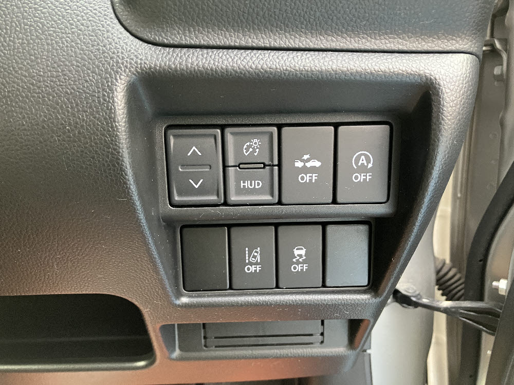 スズキ　ワゴンＲスティングレー　HYBRID　X16枚目