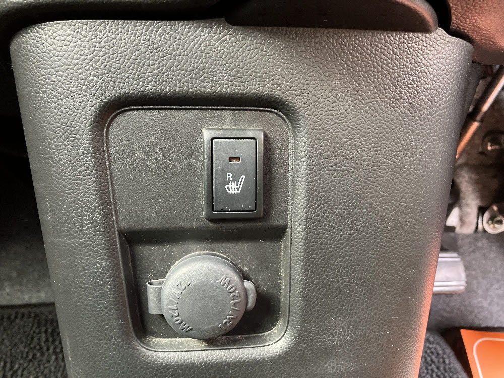 スズキ　ワゴンＲスティングレー　HYBRID　X17枚目