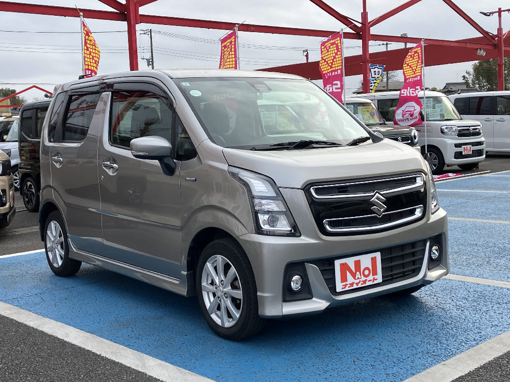 スズキ　ワゴンＲスティングレー　HYBRID　X2枚目