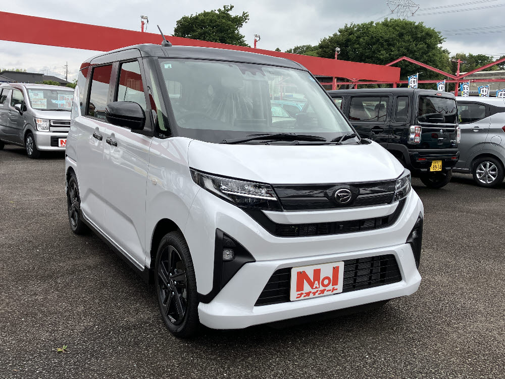 ダイハツ　ムーヴ　RS 9インチDオーディオ パノラマモニター付2枚目