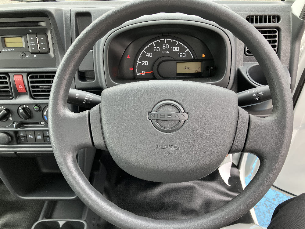ニッサン　ＮＴ１００クリッパー　ＧＸ　4ＷＤ　5MT11枚目
