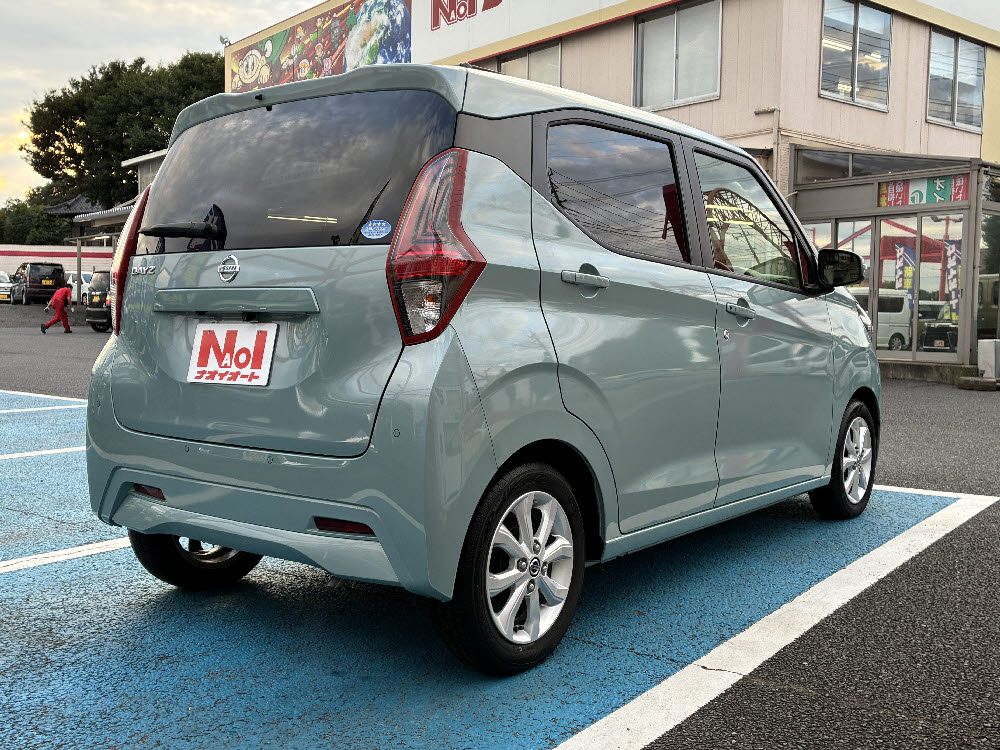 ニッサン　デイズ　X（9インチナビ）4枚目