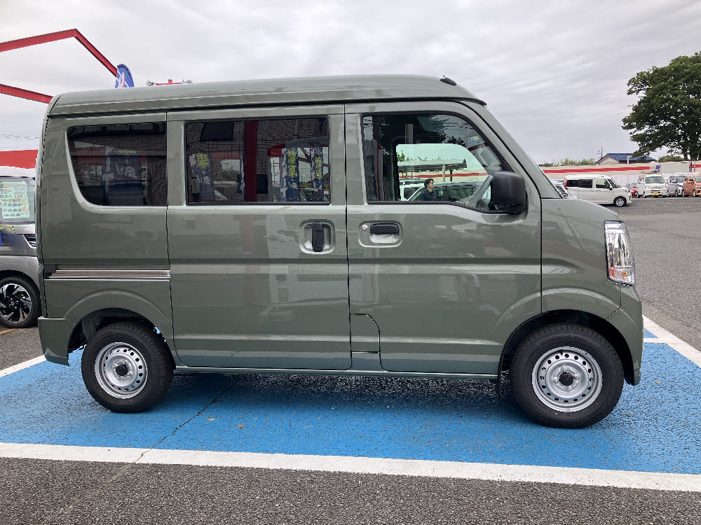 スズキ　エブリィバンPA　2WD AT3枚目