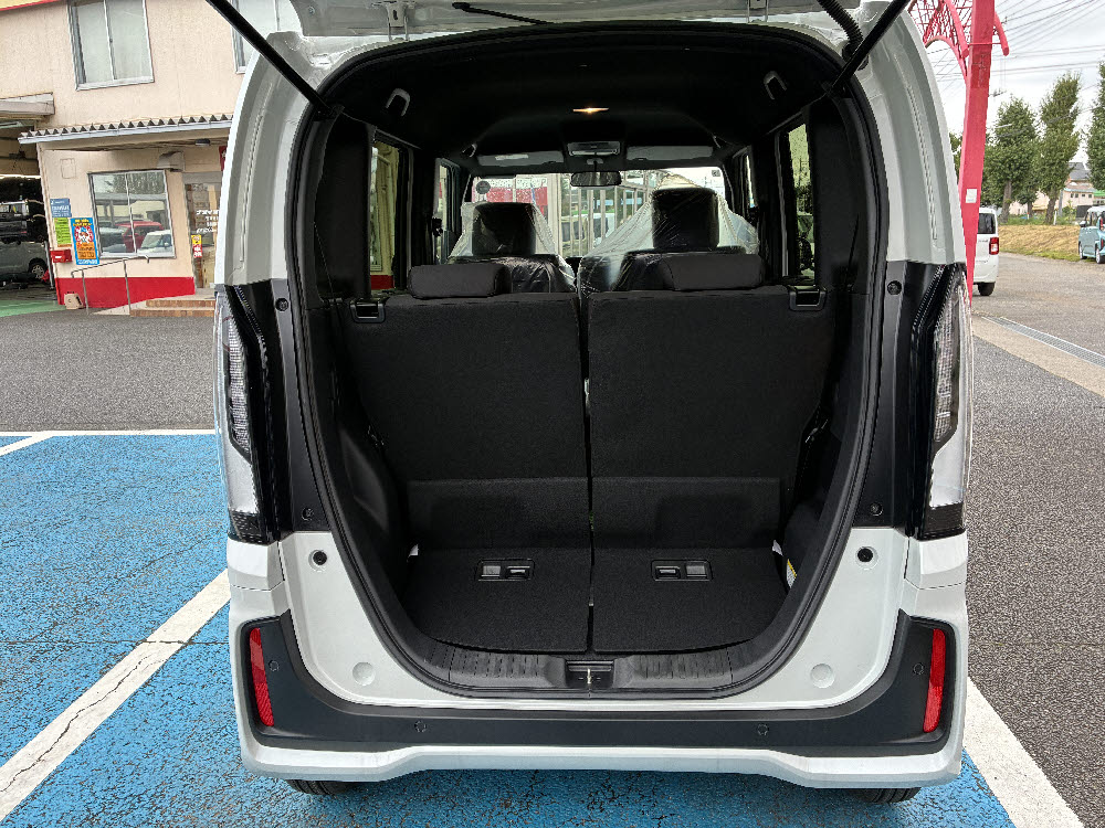 ホンダ　Ｎ ＢＯＸカスタム　標準9枚目