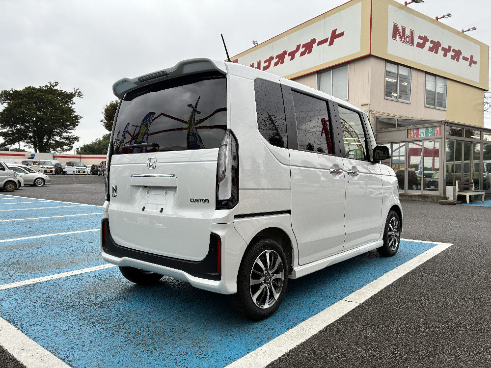 ホンダ　Ｎ ＢＯＸカスタム　標準4枚目