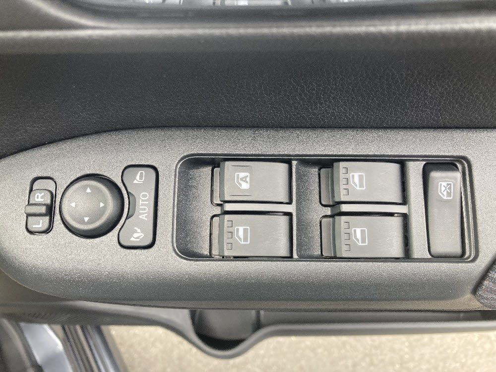 ダイハツ　ムーヴ　G　9インチDO付17枚目