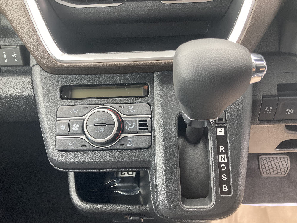 ダイハツ　ムーヴ　G　9インチDO付18枚目