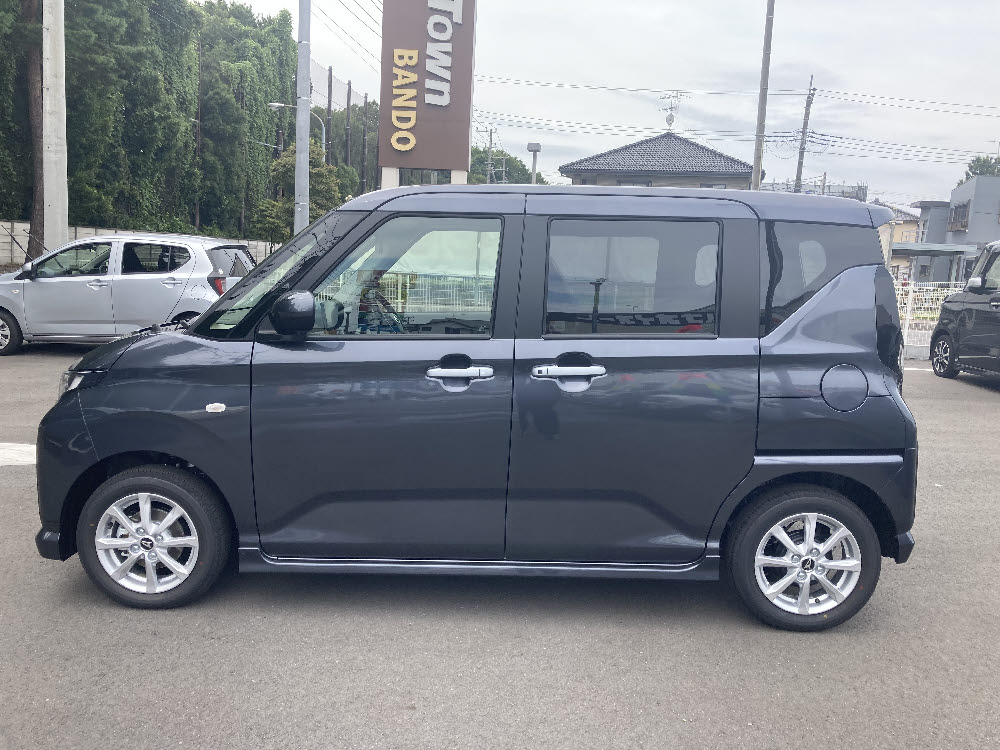 ダイハツ　ムーヴ　G　9インチDO付7枚目