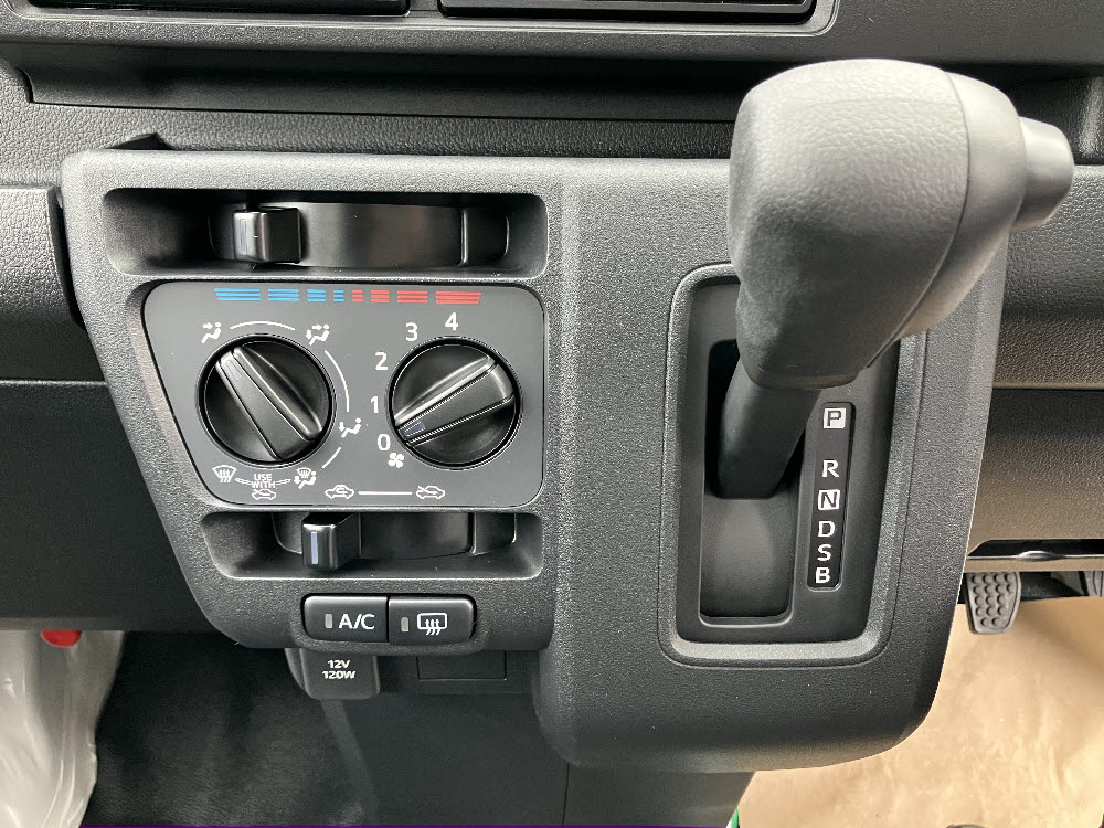 ダイハツ　ハイゼットカーゴ　デラックス17枚目