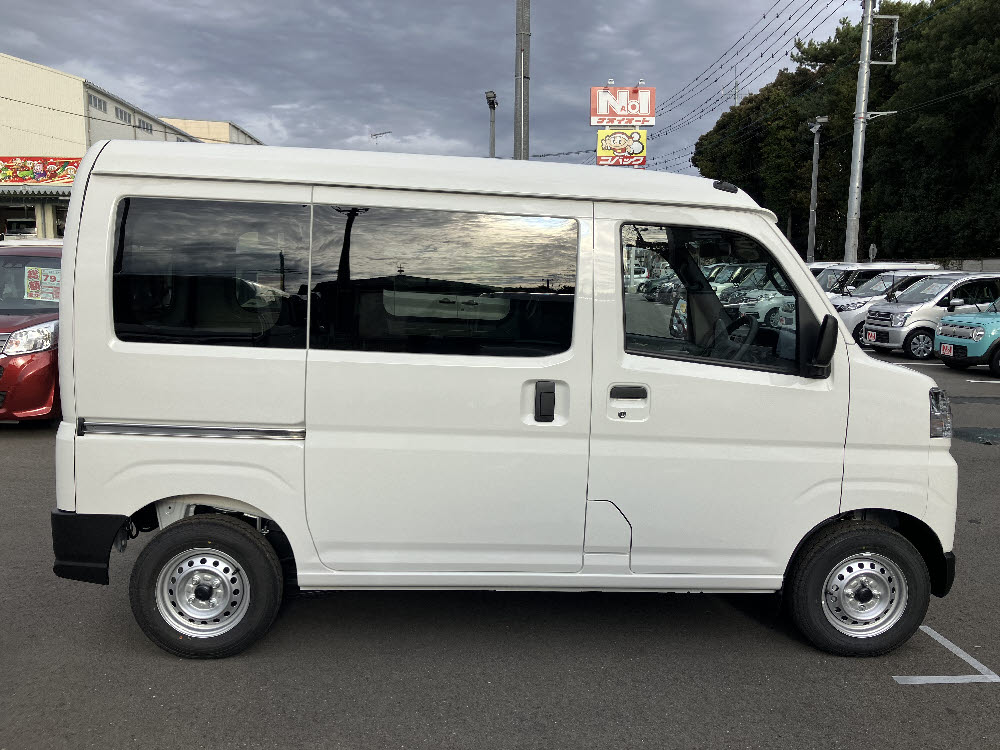 ダイハツ　ハイゼットカーゴ　デラックス3枚目