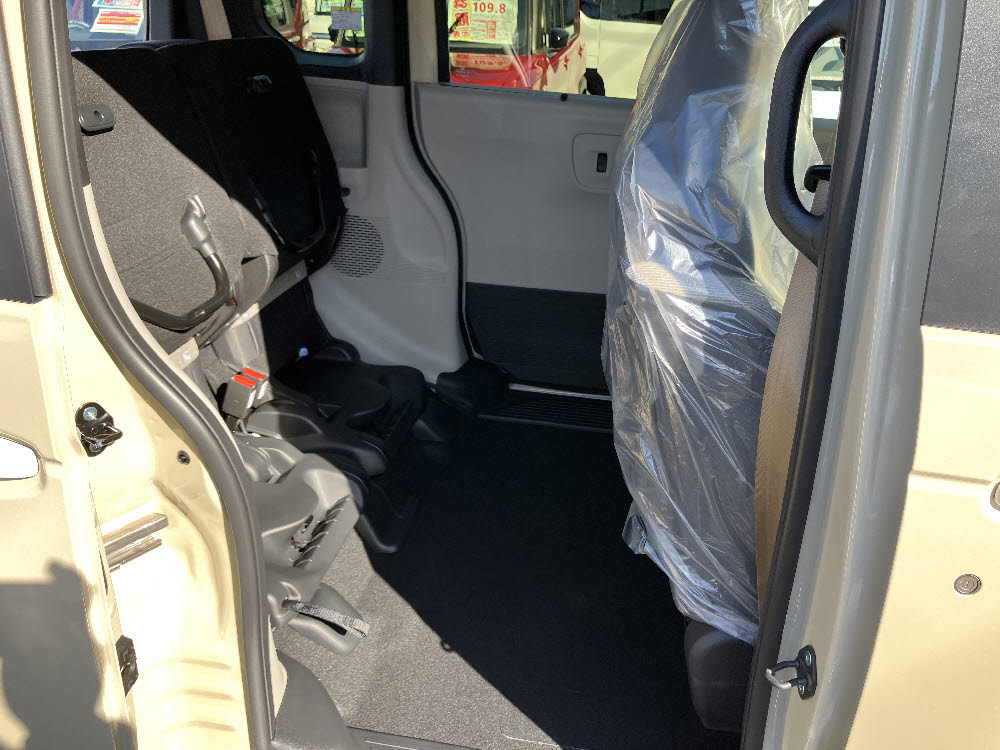 ホンダ　Ｎ ＢＯＸ　8インチナビ付（VXM-245ZFEi）12枚目