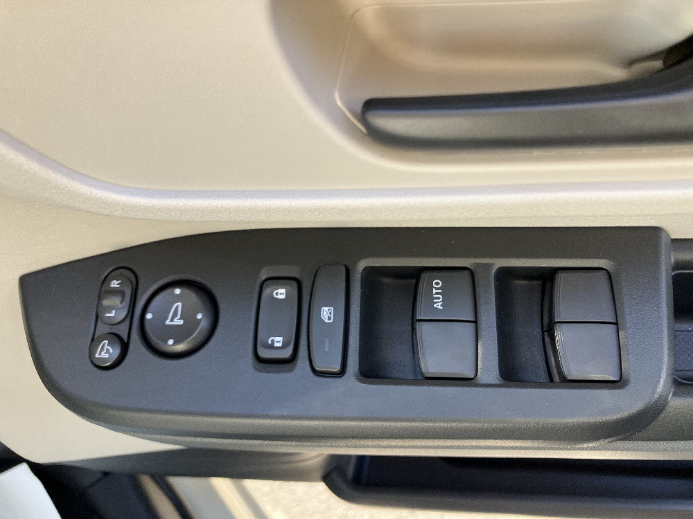 ホンダ　Ｎ ＢＯＸ　8インチナビ付（VXM-245ZFEi）16枚目