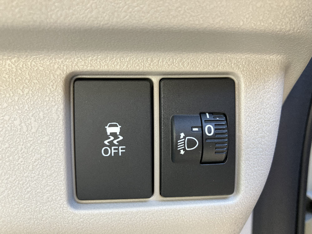 ホンダ　Ｎ ＢＯＸ　8インチナビ付（VXM-245ZFEi）18枚目