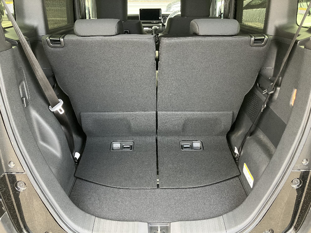 ホンダ　Ｎ ＢＯＸカスタム　9枚目