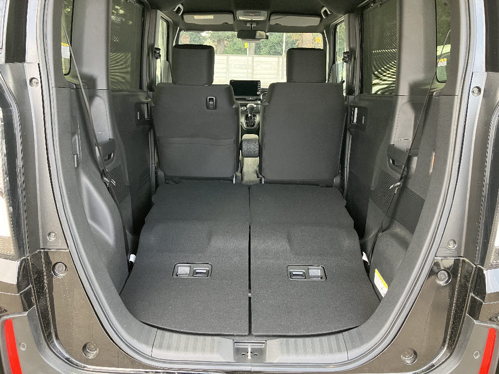 ホンダ　Ｎ ＢＯＸカスタム　11枚目