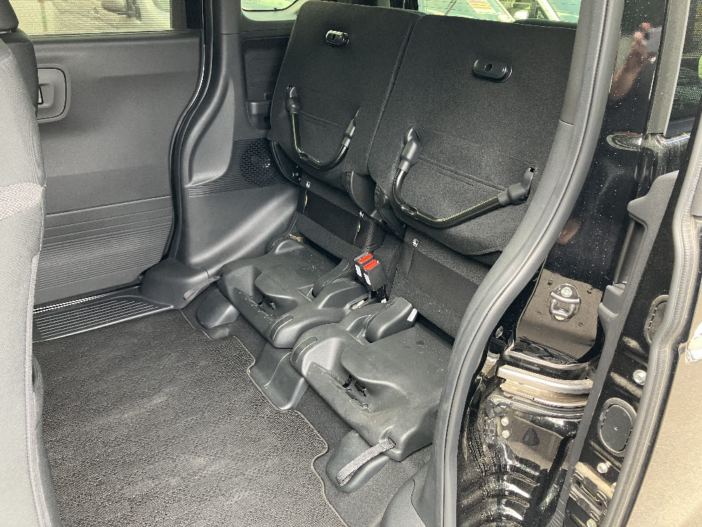 ホンダ　Ｎ ＢＯＸカスタム　12枚目