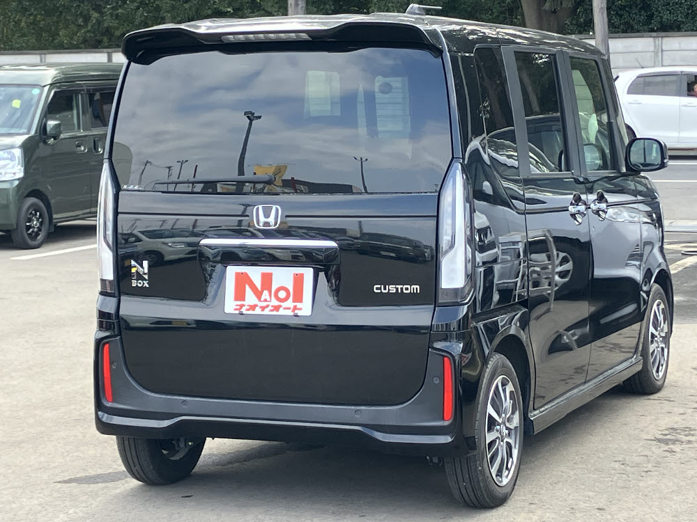 ホンダ　Ｎ ＢＯＸカスタム　7枚目