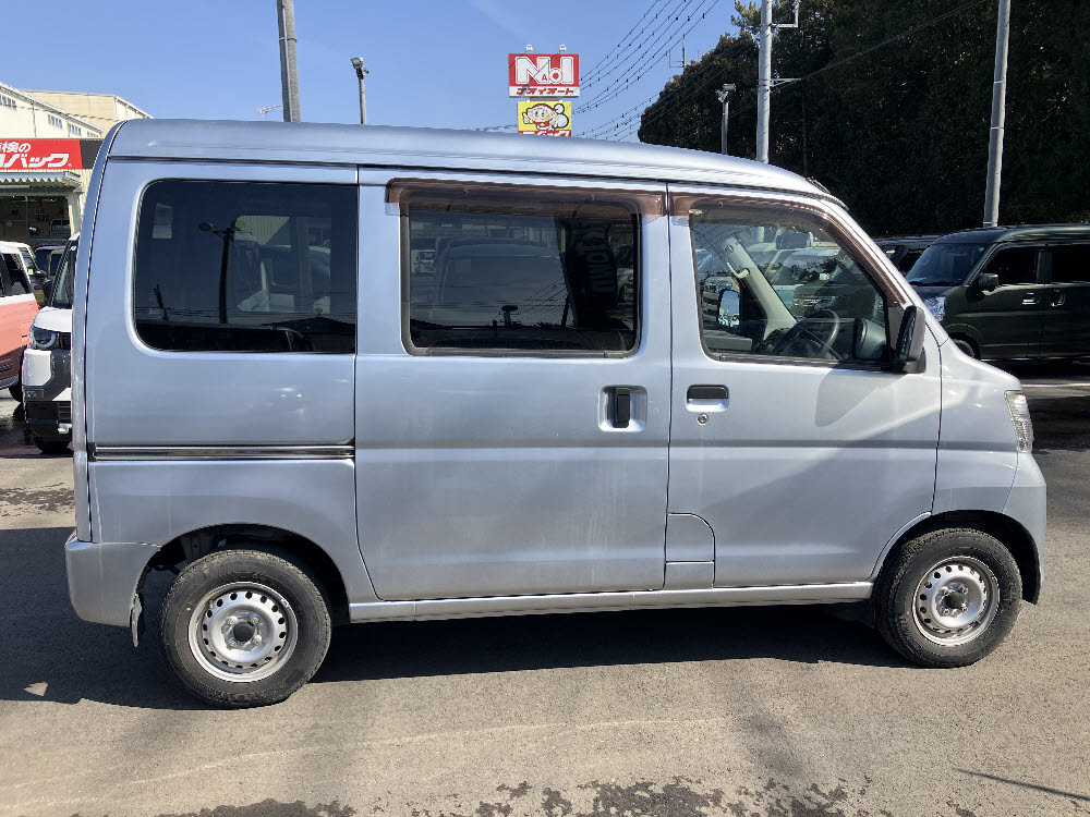 ダイハツ　ハイゼットカーゴ　デラックス3枚目