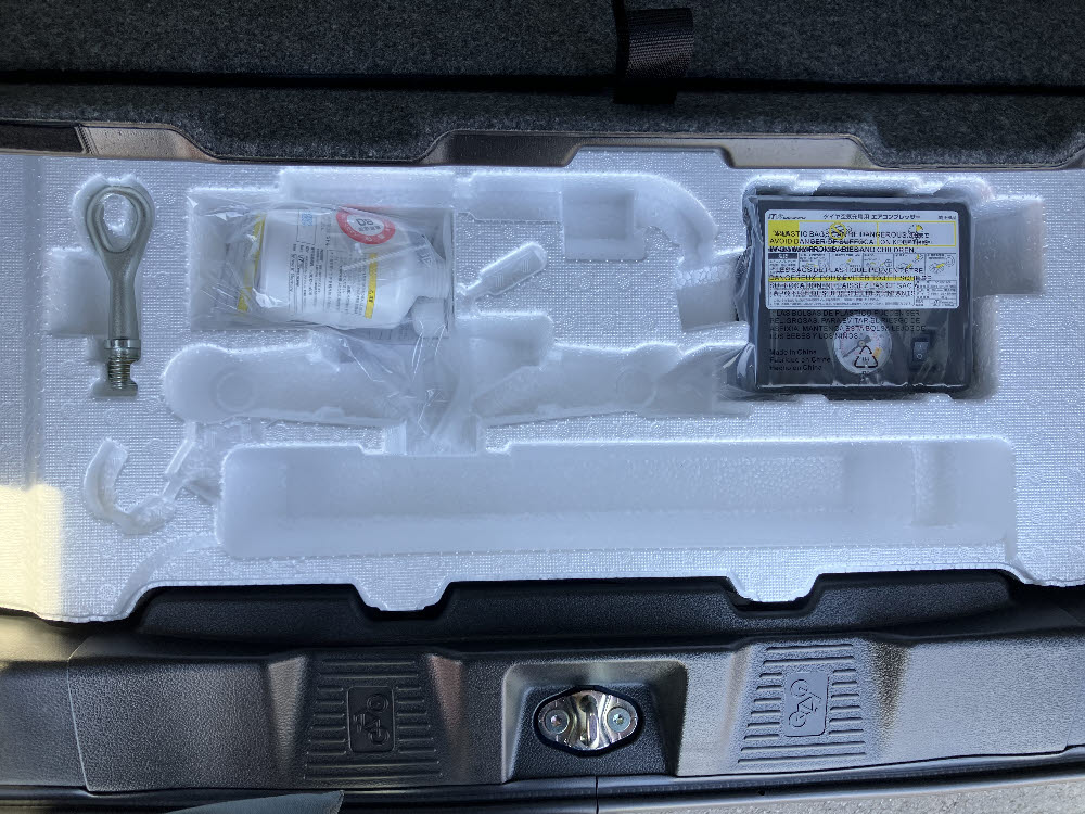 スズキ　スペーシアカスタム　HYBRID　GS　8インチナビ11枚目