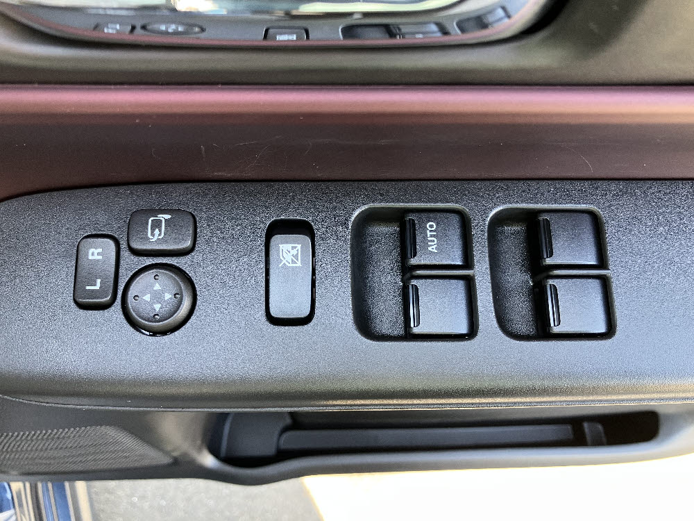 スズキ　スペーシアカスタム　HYBRID　GS　8インチナビ15枚目