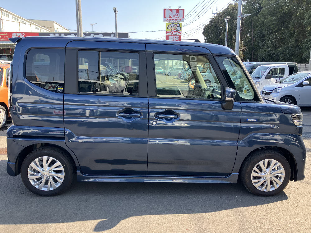 スズキ　スペーシアカスタム　HYBRID　GS　8インチナビ3枚目